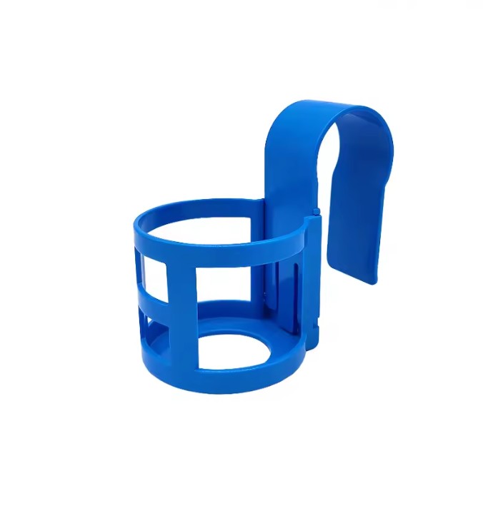 Držák na nápoje u bazénu.